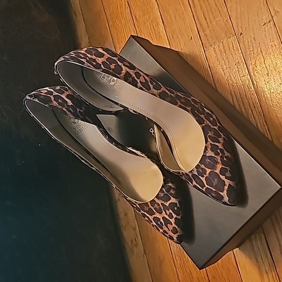 Vince Camuto Leopard Printed Heel d'orsay Pumps 8.5 - Picture 4 of 9